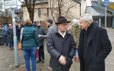 Trostbergs SPD – Altbürgermeister Heinze dankt der Familie Götzinger für die Überlassung des Grundstückes für die KZ – Gedenkstätte Trostberg