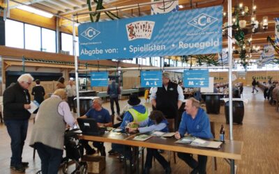 Über 500 Teilnehmer bei der Deutschen Meisterschaft im Schafkopfen in der Rosenheimer Auer Bräu Festhalle