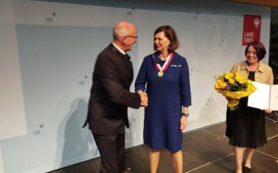 Tirol zeigt Bayern wie Wirtschaft funktioniert.  Impressionen von der Tiroler Ordensverleihung an Bayerns Landtagspräsidentin Ilse Aigner
